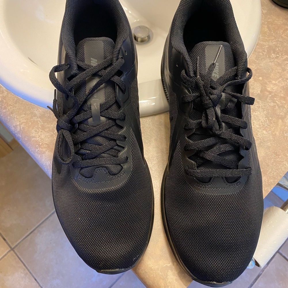 NIKE DOWNSHIFTER 10